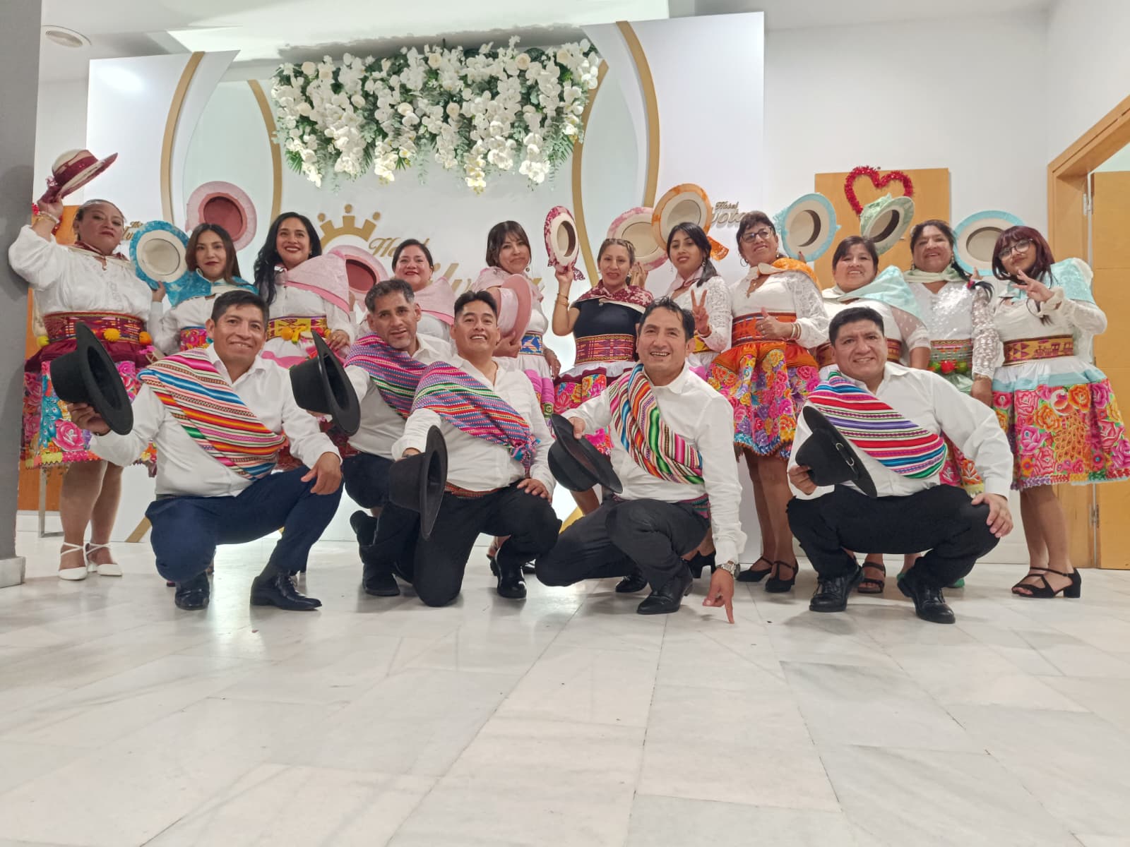Integrantes de la Asociación Cultural Sumaq Perú reunidos